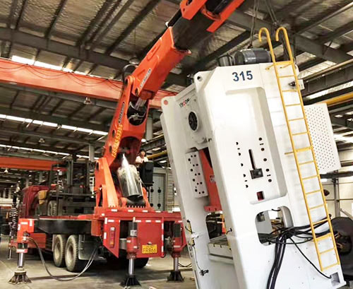 邹城提升工作效率，选择优质折臂吊租赁服务