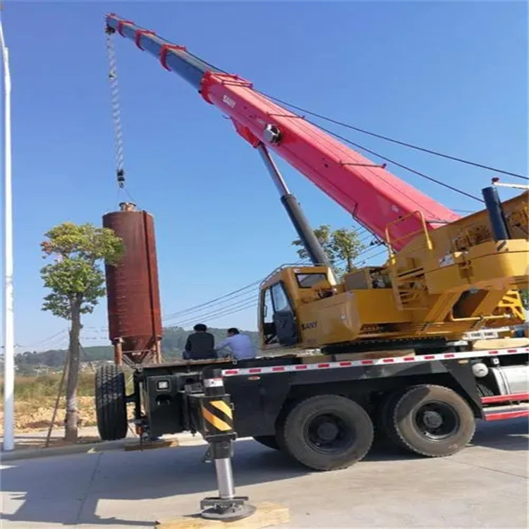 邹城专业吊车租赁多少钱