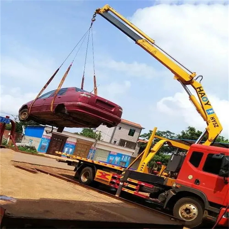 邹城吊车吊汽车的正确方法